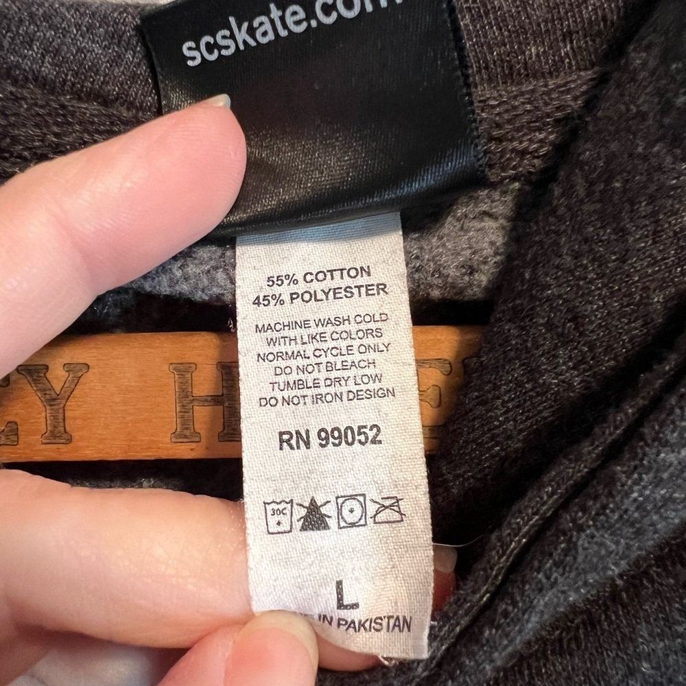 Santa Cruz Rainbow Pride Hoodie. The original. Gray with rainbow print. Size L. - Picture 4 of 7